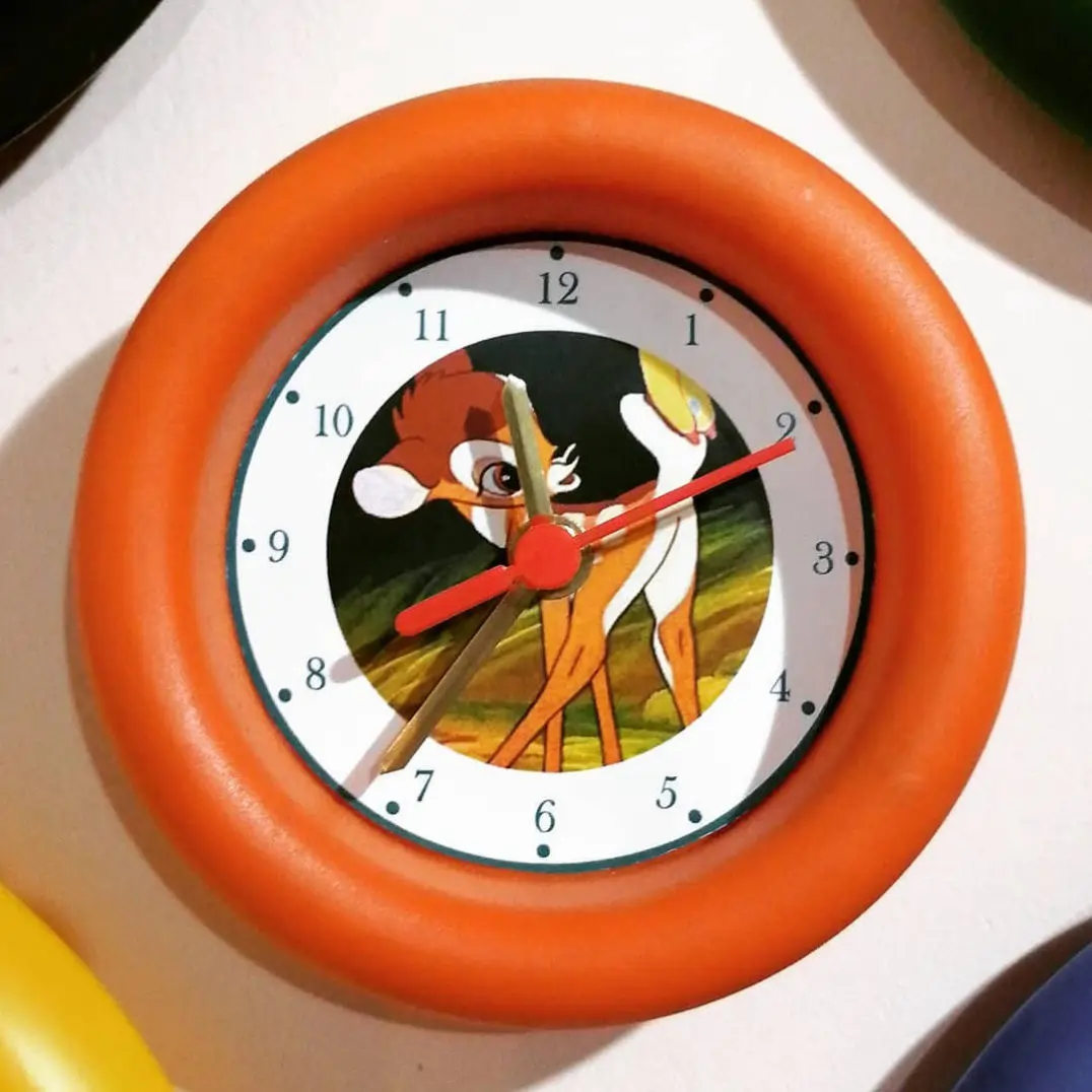 Reloj de pared redondo pequeño